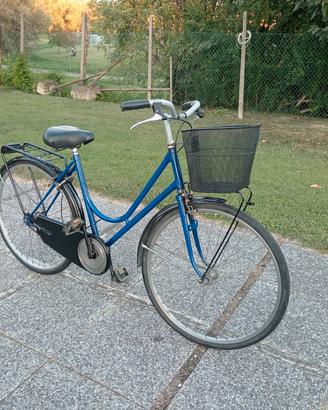 bicicletta donna con cestino pronta all'uso 