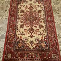 Pregiato tappeto scendiletto