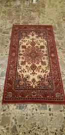 Pregiato tappeto scendiletto