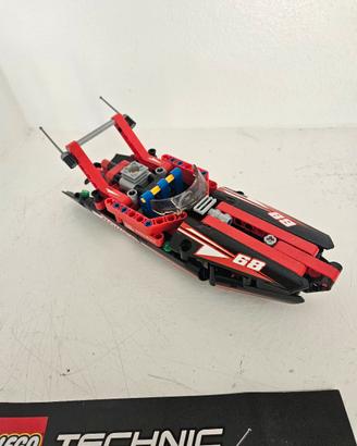 LEGO Technic 42089 - Motoscafo da corsa