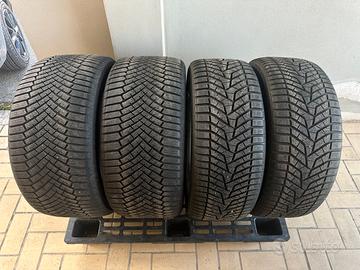 Yokohama 315/40R21 invernali BlueEarth + 275/45R21