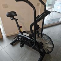 Cyclette. Bicicletta ad Aria. Toorx BRX AIR 300.