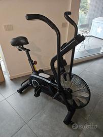 Cyclette. Bicicletta ad Aria. Toorx BRX AIR 300.