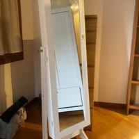 Specchio con contenitore