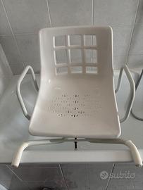 Sedia girevole per vasca