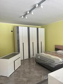 Camera da letto bianca