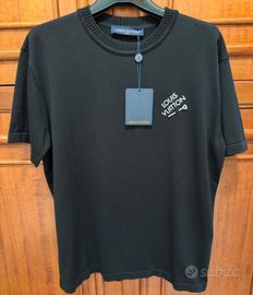 T-shirt Louis Vuitton con firma