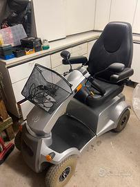 Scooter elettrico per anziani o disabili