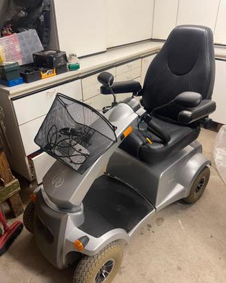 Scooter elettrico per anziani o disabili
