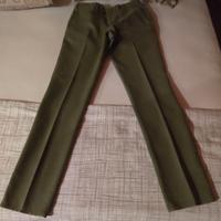 Pantaloni verdi in velluto a costine