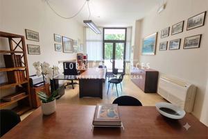 Ampio locale luminoso e versatile