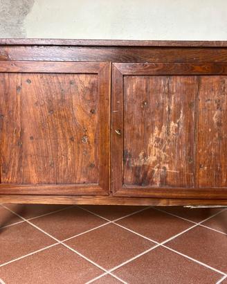 Credenza antica in legno