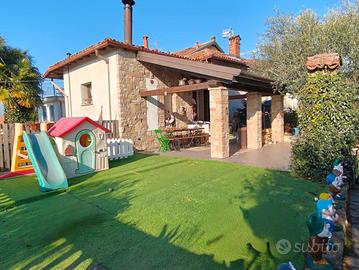 CASA INDIPENDENTE DI 3loc A POCHI PASSI DAL LAGO