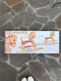 Cavallo a dondolo in legno