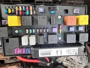 Centralina scatola box fusibili opel astra h