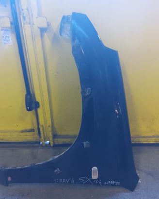 PARAFANGO ANTERIORE SINISTRO TOYOTA Rav4 3° Serie