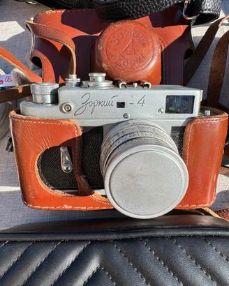 Fotocamera analogica a telemetro da 35 mm Zorki 4