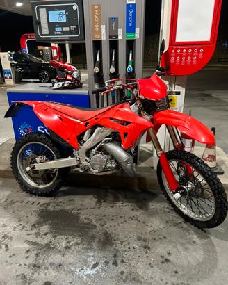 Cr 125