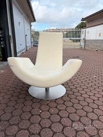 Poltrone in alcantara color crema Arketipo