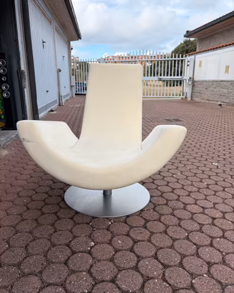 Poltrone in alcantara color crema Arketipo