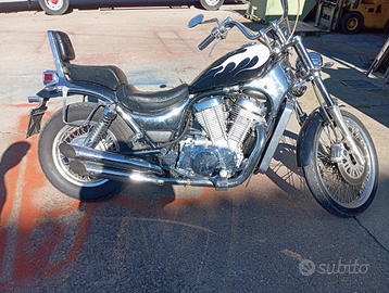 Suzuki intruder 800