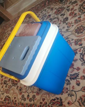 Frigo campeggio con buste