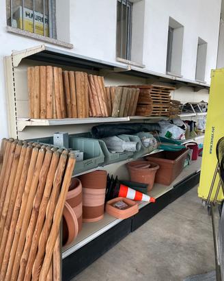 Scaffale in ferro da parete