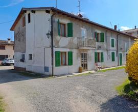 Porzione Di Casa Con Pertinenze E Terreno Agricolo