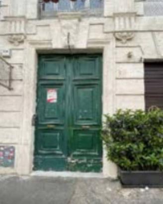 Immobile in asta di 11 m² con più di 5 locali a Ro