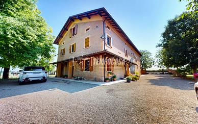 VILLA PADRONALE CON MANEGGIO