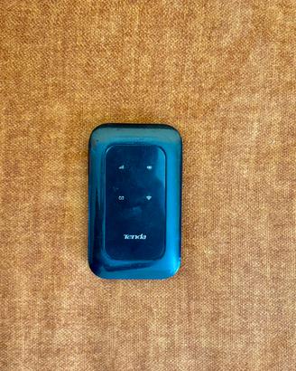 Tenda 4G180 Wi‑Fi Pocket Router (saponetta)