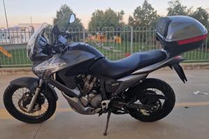 Honda transalp 700