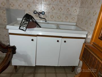 Cucina + lavabo + rubinetteria