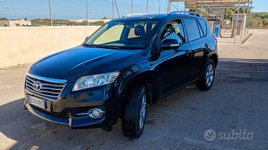 TOYOTA RAV 4 2.2 2011 8000EURO
