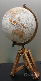 MAPPAMONDO CON TREPPIEDE IN LEGNO REGOLABILE 