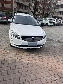 Volvo XC60 D4 180 CV