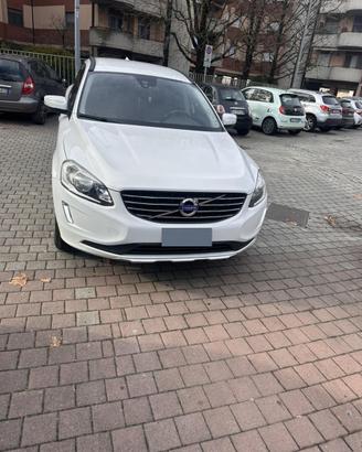 Volvo XC60 D4 180 CV