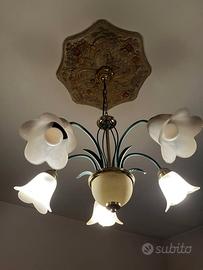 Lampadario con diffusori a fiore e bracci verdi