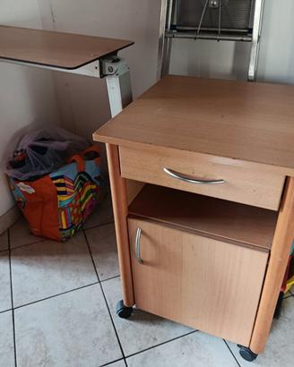 comodino rotelle  ospedale allettati o disabili