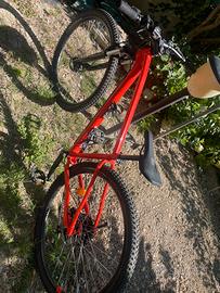 Bicicletta mtb explorer 29 pari nuovo monocorona