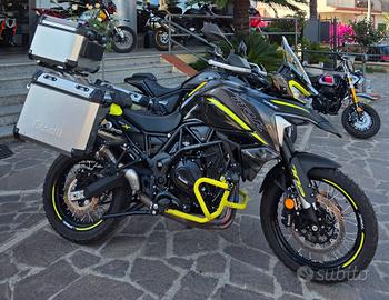 Benelli TRK 702 X 2200km.
