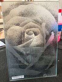 Disegno rosa su vetro