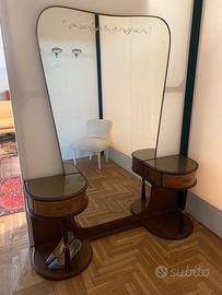Specchio intero con accessori