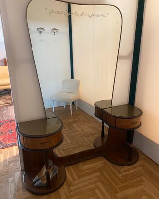 Specchio intero con accessori