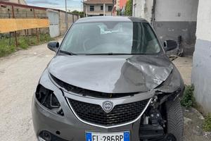 Lancia Ypsilon 1.2 69 CV 5 porte S&S Platinum