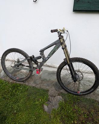 MTB DH mountainbike