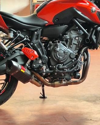 scarico racing akrapovic per Yamaha mt07 2021-1024