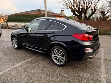 Bmw x4.