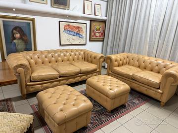 Set Divano Poltrona Faru modello Chester con pouf