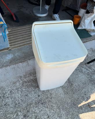 Bidone spazzatura bianco STYLE